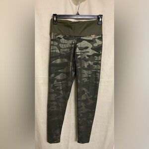 Cute Booty Kelly Nimshimoto Brand Army Green Metallic Leggings M NWOT